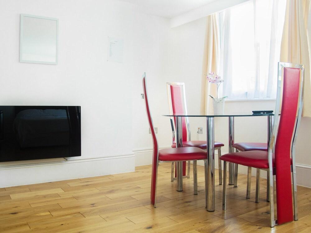 Capital Host Baker Street Hotel 3*